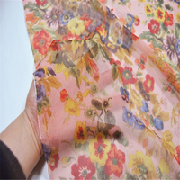 Vente en gros de tissu en soie naturelle froissée GGT à motifs floraux incroyables pour robe d'été pour femmes
