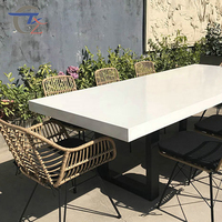 Table longue d'extérieur en GRC personnalisable de qualité commerciale, isolante thermiquement et résistante aux intempéries, pour projets de jardins municipaux et d'espaces publics
