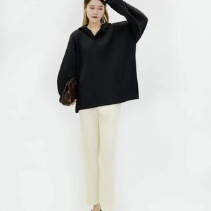 Camiseta <span class=keywords><strong>Issey</strong></span> <span class=keywords><strong>Miyake</strong></span> Primavera 2025, Corte Regular, Versátil, Color Sólido, Casual, Elegante, para el Trabajo, Anti-Pilling - Product Image 1