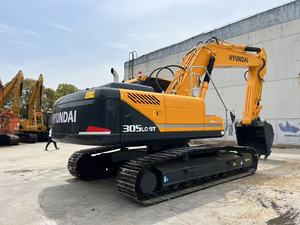 Excavatrice sur chenilles Hyundai 305 jaune, hydraulique, pour travaux de construction, machine lourde sur chenilles - Product Image 5
