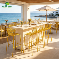 Chaise haute contemporaine en fil de fer ajouré, légère et empilable, pour extérieur, idéale pour les projets de mobilier de bar