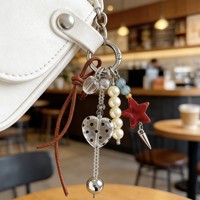 En gros, Porte-clés perlé, Pendentif de sac, Breloque de clé en perle, à motifs pois, cœur transparent et étoile rouge, avec cordon en cuir vintage, pour la décoration de sacs à main