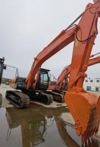 La machine d'excavatrice d'occasion Hitachi ZX200 20T ZX200 de haute performance est disponible à la vente à bas prix - Product Image 5