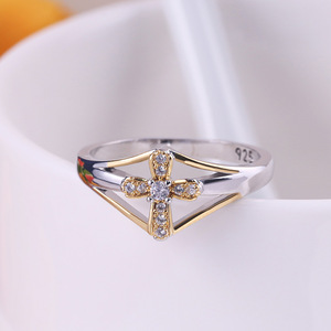 Anello Bicolore Stile Reale per Donne, Creativo e Regolabile, Tono Oro con Cristallo, Gioiello di Moda - Product Image 2