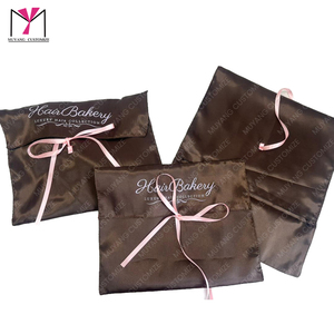 Bolsa de satén para extensiones de cabello Hair Bakery, empaque de regalo de lujo, logotipo personalizado impreso, cierre con cinta rosa - Product Image 3