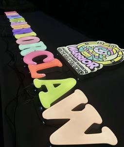 Caja de Luz LED Luminosa Personalizable para Instalación en Exteriores para Publicidad en Centros Comerciales, Edificios, Grandes Empresas de Automóviles y Hospitales - Product Image 4