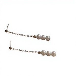Pendientes Colgantes Elegantes MoLin de Plata 925 y Chapado en Oro de 14K con Triple Perla, Joyería para Fiestas, Regalos para Damas de Honor - Product Image 1