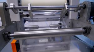 BAOPIN Lab Máquina de película elástica fundida de coextrusión de un solo tornillo de 5 capas PLC/PP/PE/Motor totalmente automático para uso médico 1 año - Product Image 3