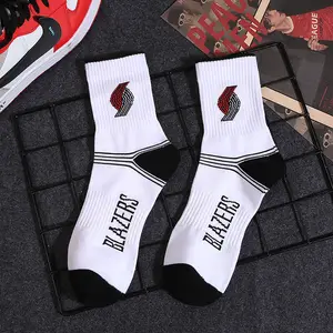 批发高级定制标志棉印花针织设计师运动袜男子篮球运动船员袜