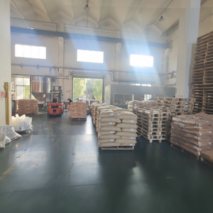 Gránulos de resina plástica POM con excelente resistencia a la fluencia y dureza superficial - Product Image 1