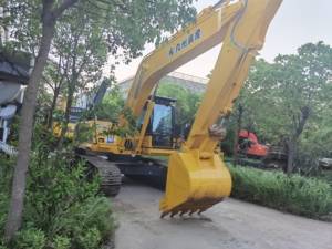Excavadora de cadenas Komatsu PC220-7 PC220-8 de 22 toneladas usada en Japón, con pocas horas de trabajo, excavadora hidráulica en venta - Product Image 6