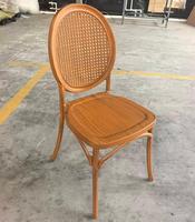 Chaises de mariage en plastique durable à prix de gros, couleur imitation bois, pour mariages en plein air