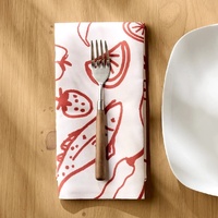 Serviette de table double face en microfibre brossée, toucher doux avec détails imprimés fins. Stylisation de table