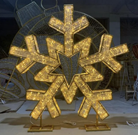 Weihnachten 3D Star Moon Schneeflocke Außen beleuchtung Holiday Street Kommerzielle Dekoration Große benutzer definierte Skulptur Metall Motiv Lichter