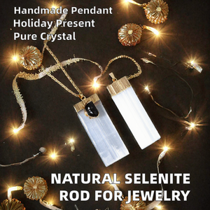 Liktwind Pendentif en cristal de sélénite naturelle polie, fait main, irrégulier, pour collier, bijoux, décoration de fêtes - Product Image 2