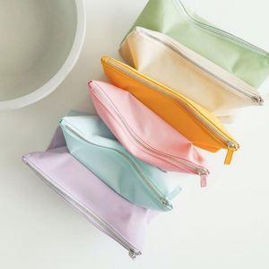 Bolsa de Maquillaje Portátil Grande, Ligera, Reciclable y Ecológica de Nailon con 6 Compartimentos, Organizador de Cosméticos Impermeable para Mujer - Product Image 2