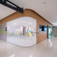 Cloison de séparation en verre avec cadre en aluminium insonorisé, cloison de séparation pleine hauteur pour bureau, design moderne pour l'école, l'hôpital