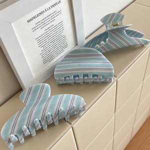 Pince à cheveux en acrylique populaire à rayures pour femmes, pinces à cheveux en gros de haute qualité - Product Image 4