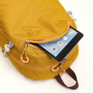 Sac à dos de randonnée léger et imperméable de 30 L avec logo personnalisé, idéal pour l'alpinisme et les activités sportives quotidiennes, en tissu Oxford et polyester - Product Image 4