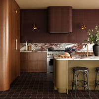 Armoires de cuisine modernes sur mesure en bois de pin massif bicolore, résistantes à l'eau, écologiques, installation facile, armoires pour toute la maison, OEM