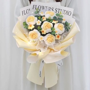 Bouquet di Fiori Lavorati a Mano per <span class=keywords><strong>San</strong></span> <span class=keywords><strong>Valentino</strong></span> e Festa della Mamma 2026, Regalo Creativo con Rose all'Uncinetto - Product Image 4