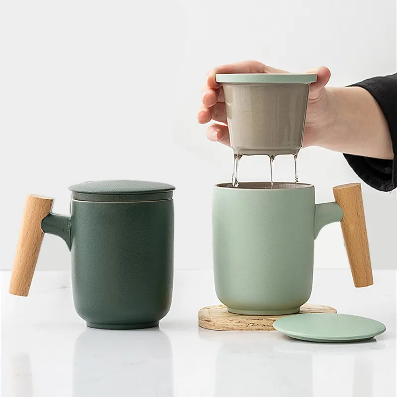 Tasse à thé de voyage infusée de poterie personnalisée avec gravure au laser mate tasse à thé en céramique japonaise avec couvercle infuseur manche en bois