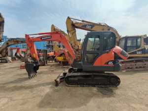Excavadora de orugas hidráulica Doosan DX60 usada, buen estado, motor Yanmar, 6 toneladas, peso operativo, caja de cambios, bomba, núcleo de rodamiento - Product Image 6