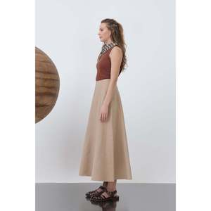 Jupe longue évasée élégante pour femme de la marque Soul, couleur camel, pour occasions décontractées et spéciales - Product Image 2