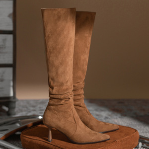 Botas de tacón alto de aguja con punta para mujer, de gamuza, por encima de la rodilla, modelo 2026 - Product Image 3
