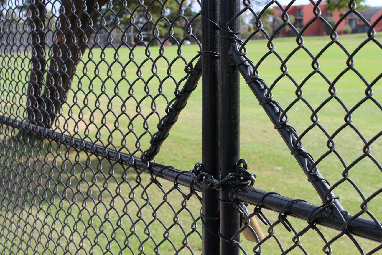 Decorative Protection Metal Chain Link Fence Easily Assembled