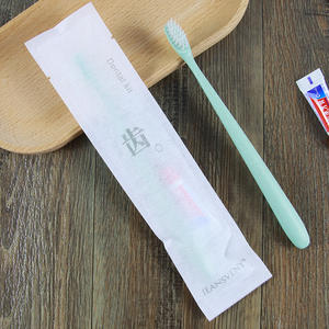 Juego de cepillos de dientes desechables-Cepillo de mango de paja redondo verde + pasta de dientes 3G-Bolsa no tejida reutilizable - Product Image 1