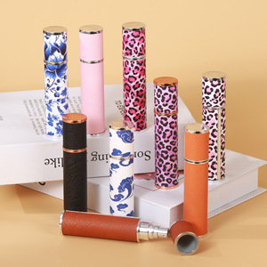 Botella de <span class=keywords><strong>Perfume</strong></span> de Piel de Cordero de 10 ml con Diseño de Flores y Pájaros, Impresión de Alta Gama, Regalo, Botella de Spray Portátil de Viaje, Venta al Por Mayor - Product Image 1