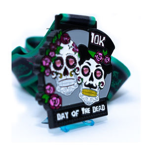 WD campione gratuito personalizzato medaglia di smalto, bagliore in zucche scure caramelle mais halloween run 5k medaglia - Product Image 5