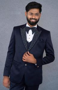 Lujoso traje de chaqueta para hombre con chaleco coordinado y pantalones formales hechos para celebraciones, festivales y compromiso - Product Image 5