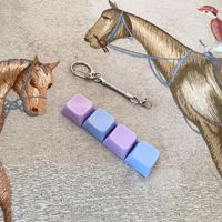 Capuchon de clé de macaron en acrylique jouet de pincement de doigt de décompression à un mot transfrontalier en matière plastique porte-clés pour clavier mécanique