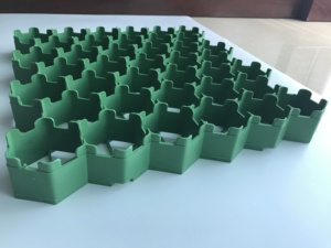 เครื่องปูหญ้าพลาสติก HDPE เสริมความแข็งแรงประสาน40มม. 50มม. 70มม. ตะแกรงสนามหญ้าพลาสติกสำหรับที่จอดรถและทางเดิน - Product Image 6