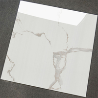 Carreaux de sol de luxe en porcelaine blanche de Carrare émaillée 60x60, carreaux de sol maison en marbre blanc vitrifié pour salon