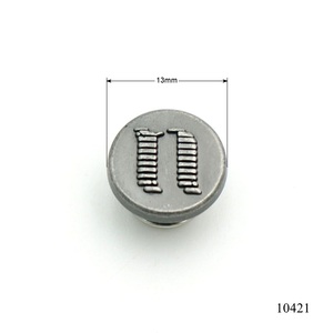 Nouveau design tendance : Rivets en alliage anti-argent roulants, rivets à capuchon métallique personnalisés, rivets à logo métallique pour sacs à main et portefeuilles - Product Image 3