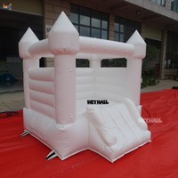 Château gonflable blanc de 6,6 x 6,6 pieds avec toboggan, petit château gonflable commercial pour la location de fêtes d'enfants