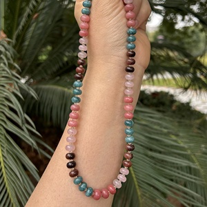 Collier ras du cou de haute qualité plaqué or 18 carats avec perles géométriques multicolores en agate naturelle et perles de verre, cadeau pour femme - Product Image 1