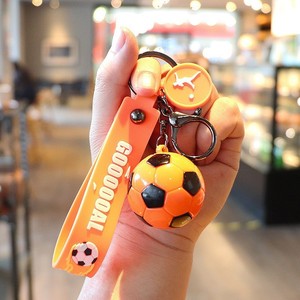 Llavero de acrílico con colgante de fútbol miniatura de simulación de dibujos animados, recuerdo para mochila, adorno para parejas, regalo para niños y adultos, venta al por mayor - Product Image 3