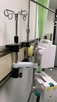 Unit Headboard Tempat Tidur Rumah Sakit Horizontal Kustom Grosir OEM dengan Rel, Flowmeter Oksigen, dan Botol Humidifier Bersertifikasi CE