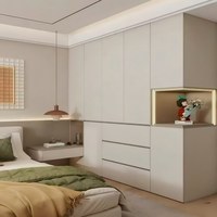Armoire intégrée sur mesure blanc crème minimaliste, avec LED, niche ouverte, table de chevet flottante et projets pour toute la maison – Vente directe usine