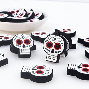 Cadenas de chupete DIY de gran venta, juguetes masticables para recién nacidos, cuentas focales de silicona con forma de calavera de Halloween para bolígrafos - Product Image 1