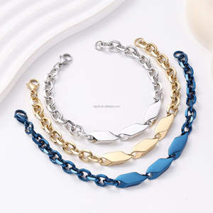 Bracelet chaîne <span class=keywords><strong>gourmette</strong></span> classique en acier inoxydable avec logo gravé, maillons plats, bijou intemporel pour cadeau de <span class=keywords><strong>couple</strong></span>, personnalisable - Product Image 4