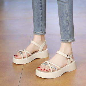 0516 printemps et été chaussures romaines femmes nouvelle plate-forme chaussures mode ensemble pieds sandales décontractées - Product Image 3