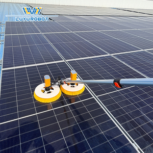 Dispositif de nettoyage de panneaux photovoltaïques avec équipement à double tête pour panneaux solaires - Product Image 1