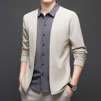 Frühjahrskollektion Herren Casual Business T-Shirt Seiden-Dünner Strick-Cardigan Zweiteiliges-Optik Hemdkragen-Mantel Neue Kleidung