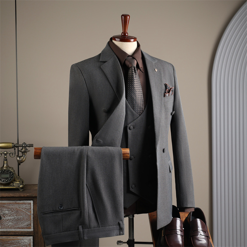 Marrone (abito + gilet + pantaloni)