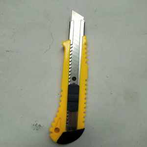 Cuchillo Multiusos Shuobo de 16 cm con Hoja de Acero Inoxidable, Cuchilla Amarilla para Oficina - Product Image 2